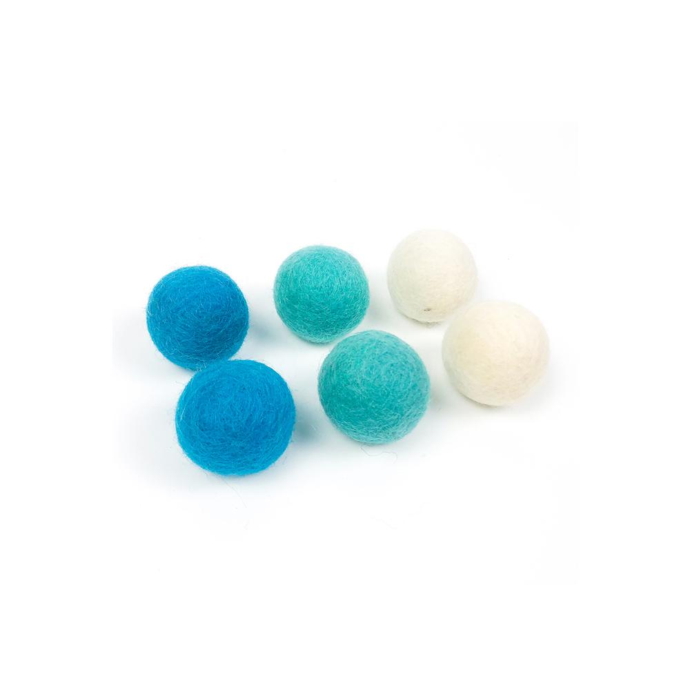 6 wool balls(blue and white)