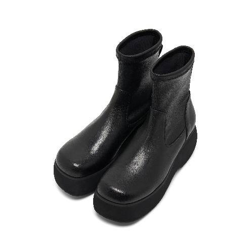 INTHESTAR IS_221388BK